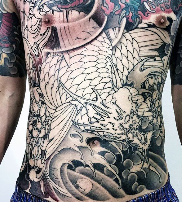 tatuaje japones pecho para hombre 03