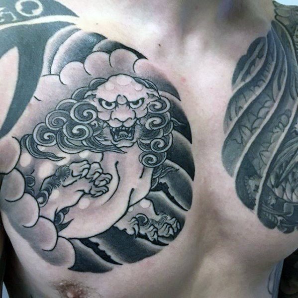 tatuaje japones pecho para hombre 07