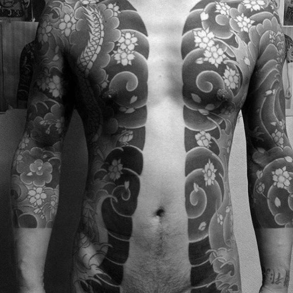 tatuaje japones pecho para hombre 11