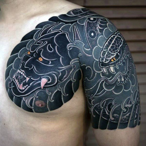 tatuaje japones pecho para hombre 18