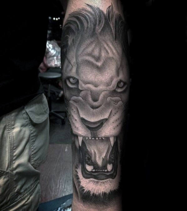 tatuaje leon antebrazo para hombre 02