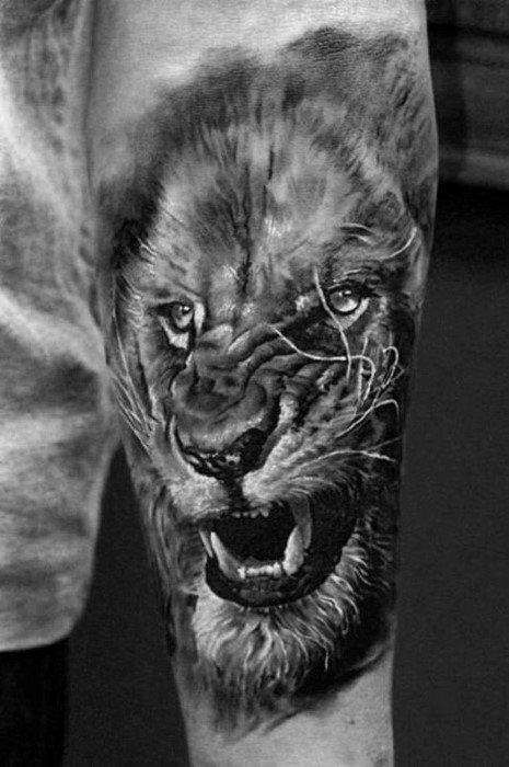 tatuaje leon antebrazo para hombre 05