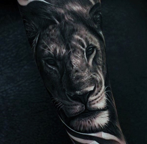 tatuaje leon antebrazo para hombre 12