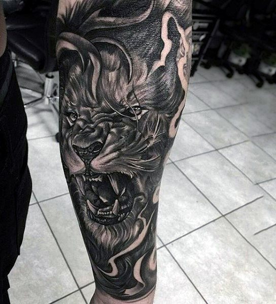 tatuaje leon antebrazo para hombre 13