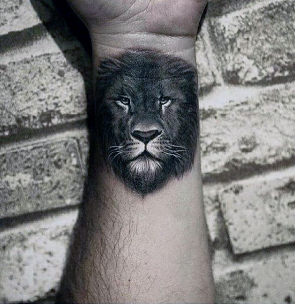 tatuaje leon antebrazo para hombre 30