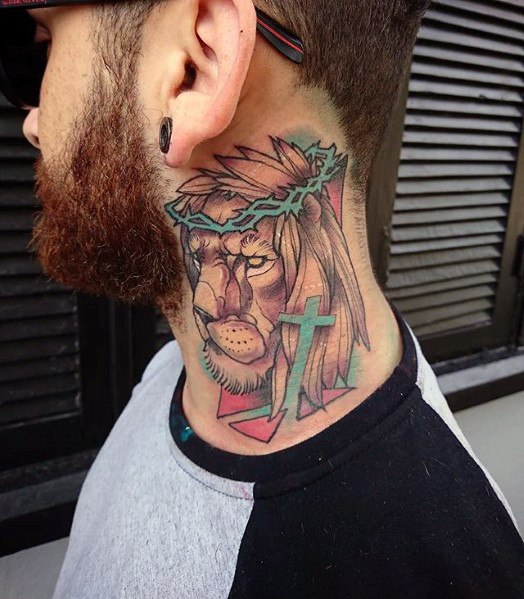 tatuaje leon cuello para hombre 21