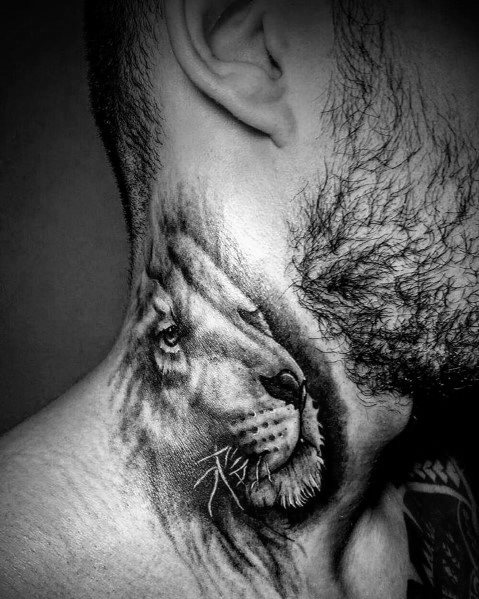 tatuaje leon cuello para hombre 22