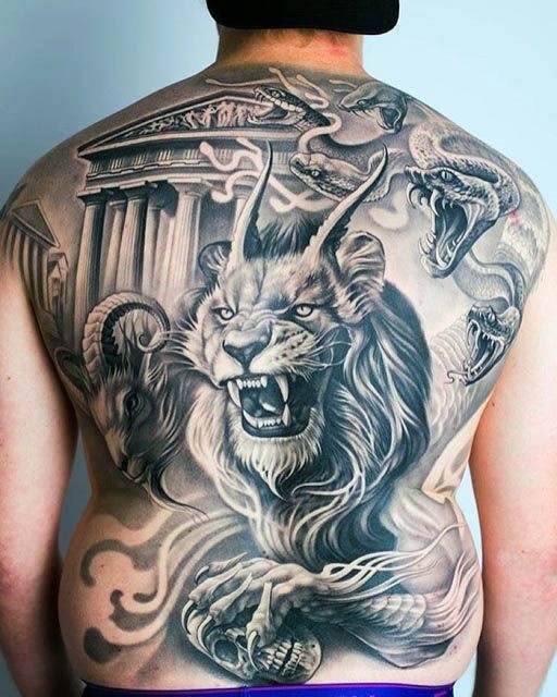 tatuaje leon espalda para hombre 06