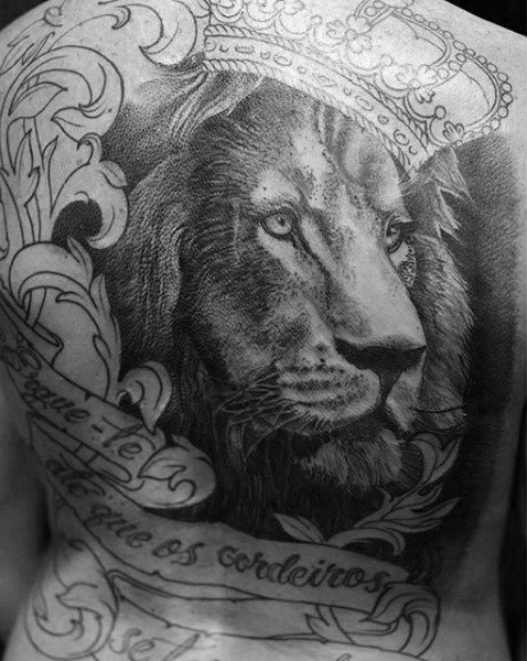 tatuaje leon espalda para hombre 20