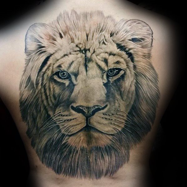 tatuaje leon espalda para hombre 23