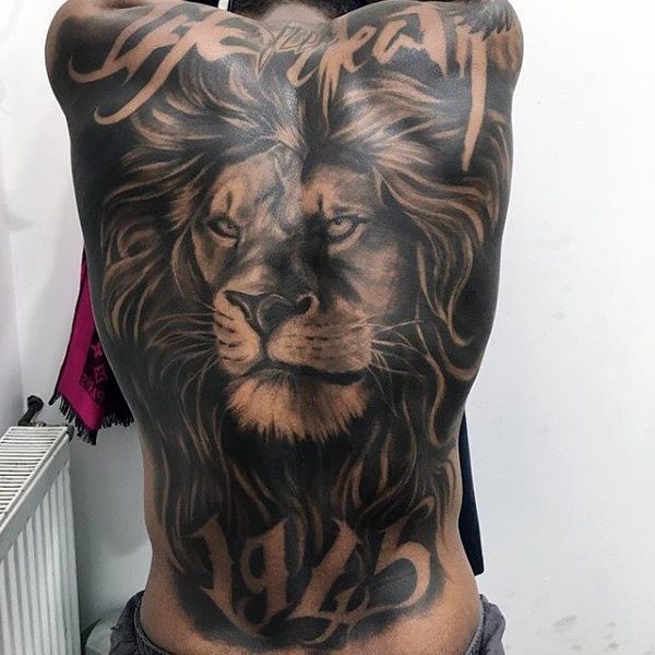 tatuaje leon espalda para hombre 25