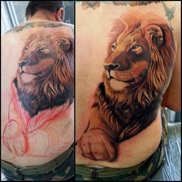 tatuaje leon espalda para hombre 28