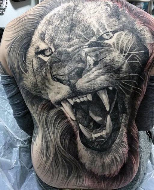 tatuaje leon espalda para hombre 32