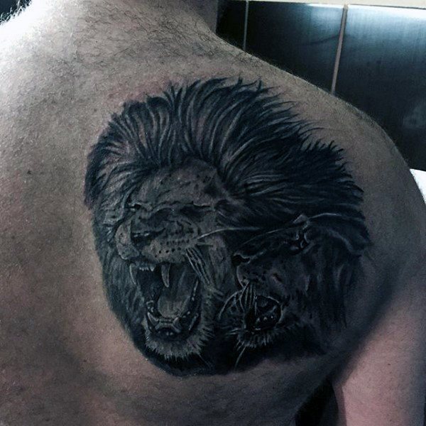 tatuaje leon espalda para hombre 36
