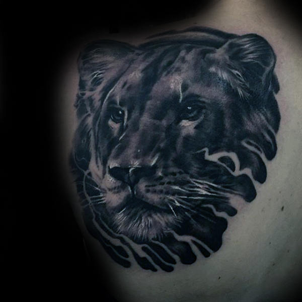 tatuaje leon espalda para hombre 41