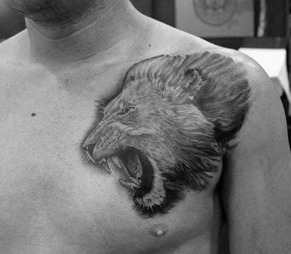 tatuaje leon hombro para hombre 03