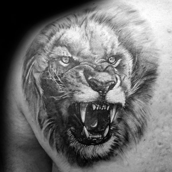 tatuaje leon hombro para hombre 13