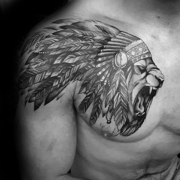 tatuaje leon hombro para hombre 15
