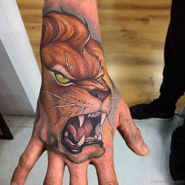 tatuaje leon mano para hombre 19