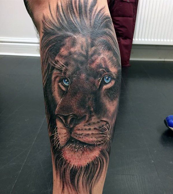 tatuaje leon pierna para hombre 20