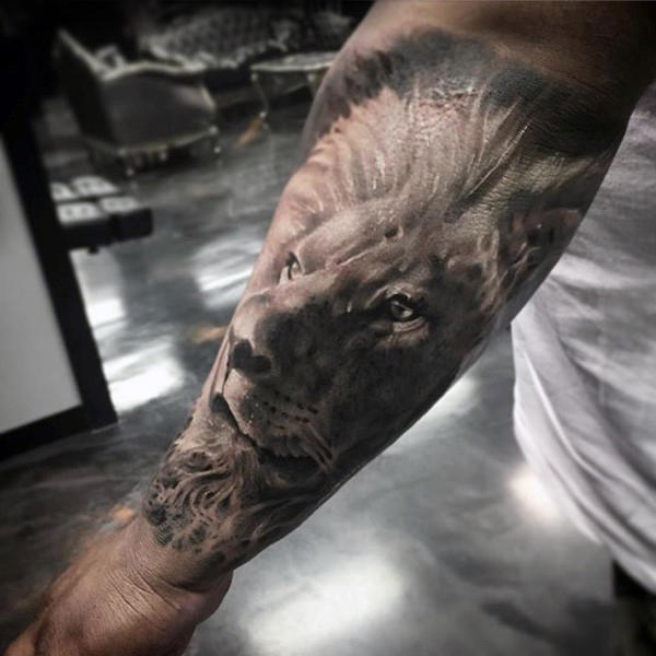 tatuaje manga leon para hombre 08