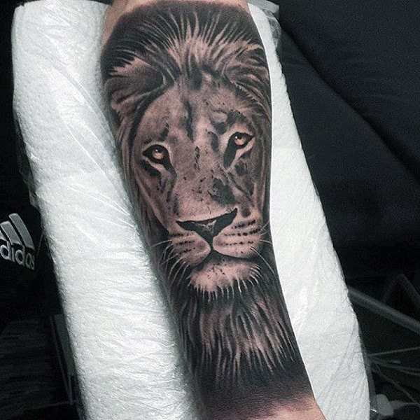 tatuaje manga leon para hombre 20