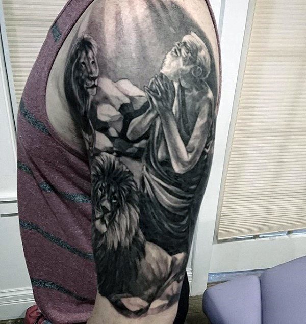 tatuaje manga leon para hombre 32
