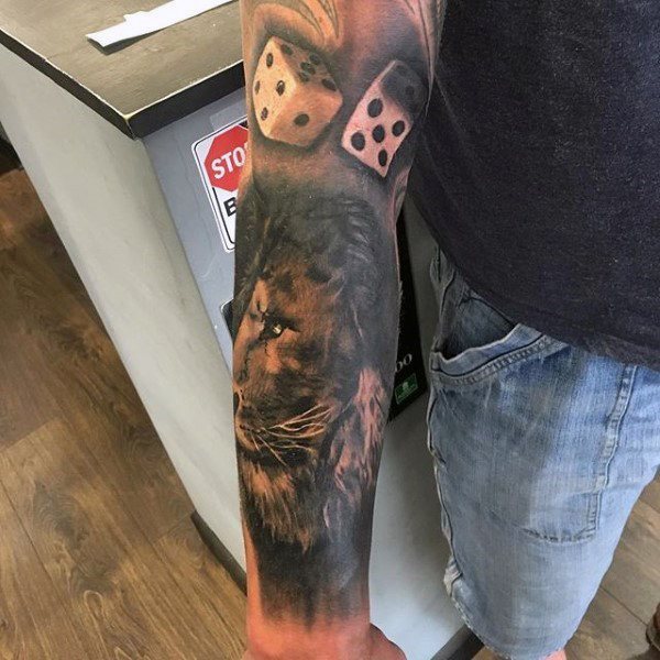 tatuaje manga leon para hombre 37