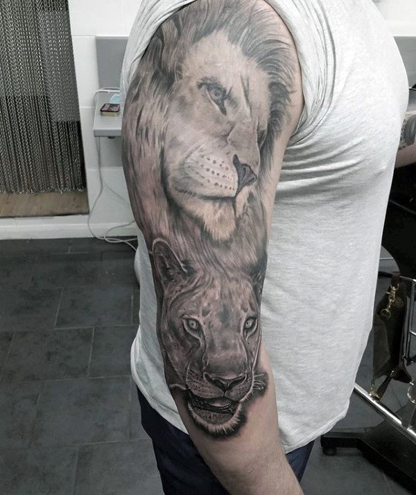 tatuaje manga leon para hombre 40