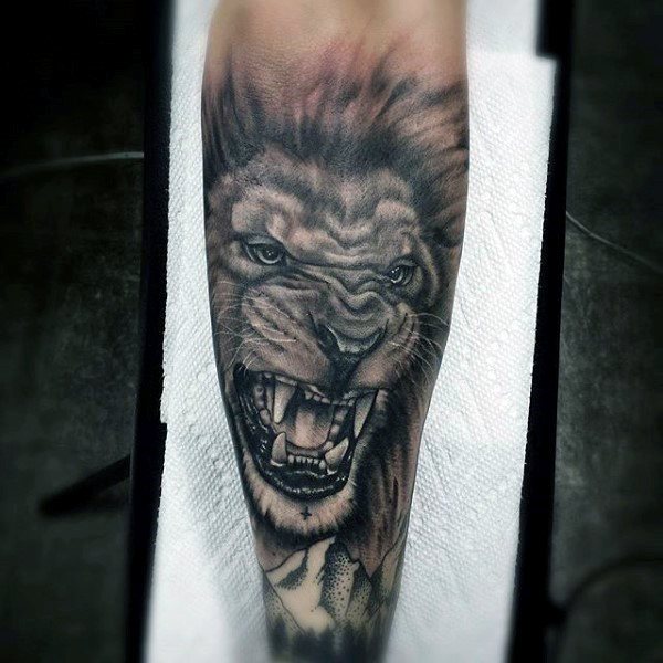 tatuaje manga leon para hombre 49