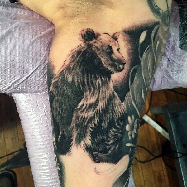 tatuaje oso para hombre 47