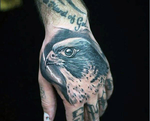 tatuaje pajaro para hombre 36