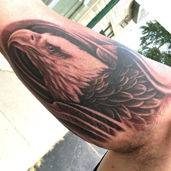 tatuaje pajaro para hombre 45
