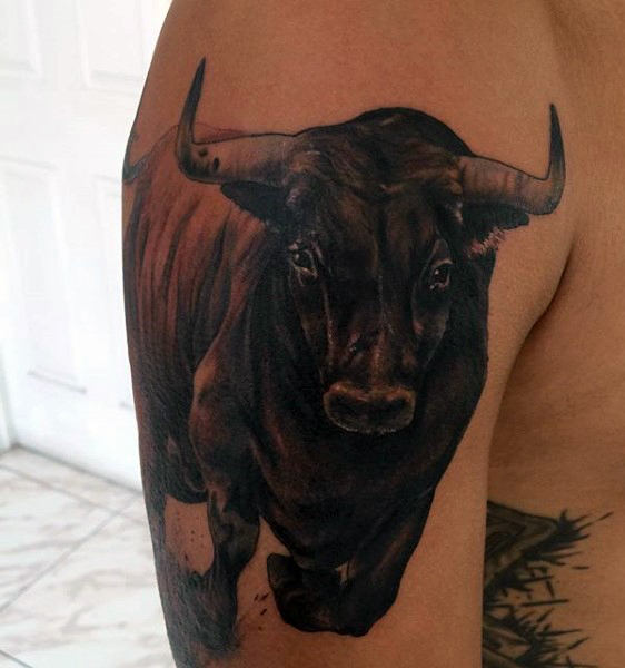 tatuaje toro para hombre 05