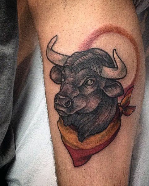 tatuaje toro para hombre 12