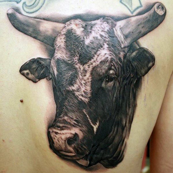 tatuaje toro para hombre 17