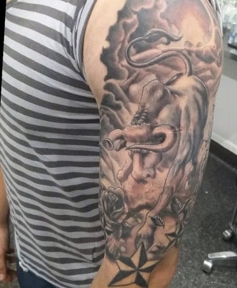 tatuaje toro para hombre 38