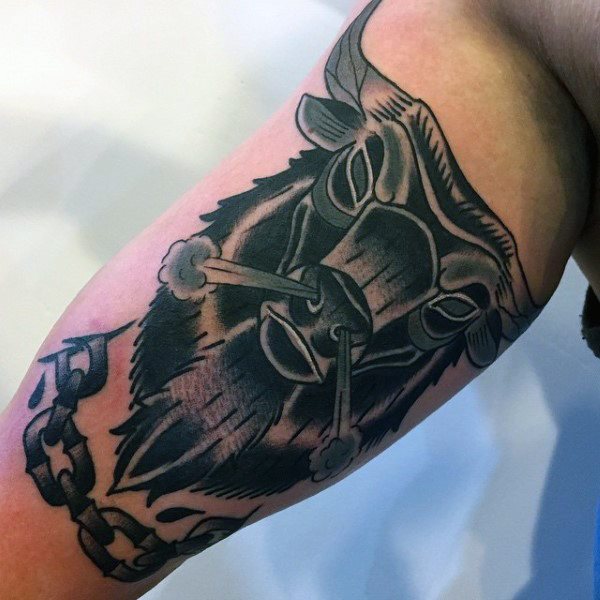 tatuaje toro para hombre 40