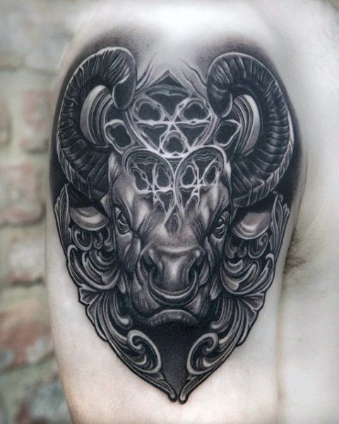 tatuaje toro para hombre 44