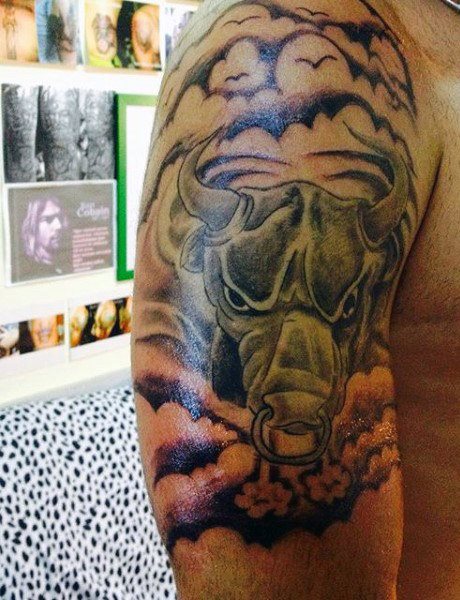 tatuaje toro para hombre 58