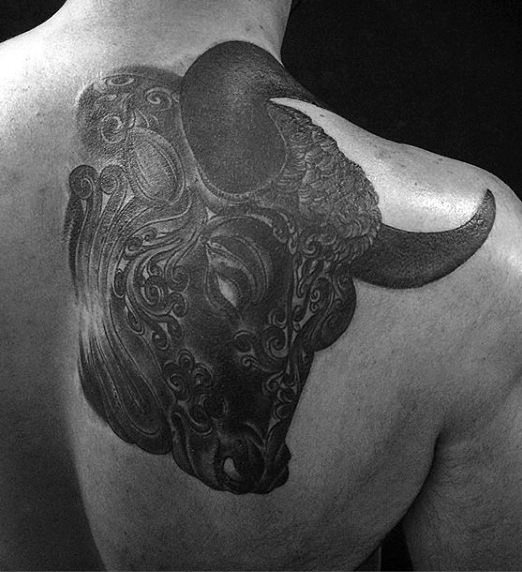 tatuaje toro para hombre 61