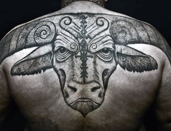 tatuaje toro para hombre 64