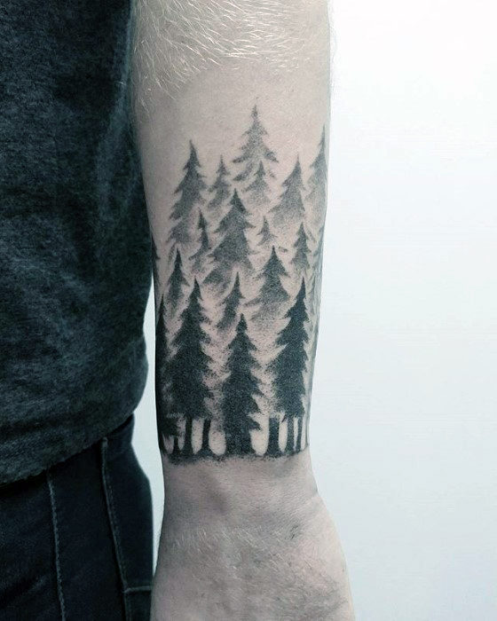 pequeno tatuaje arbol para hombre 04