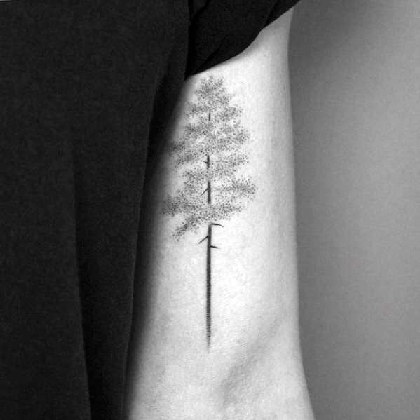 pequeno tatuaje arbol para hombre 09