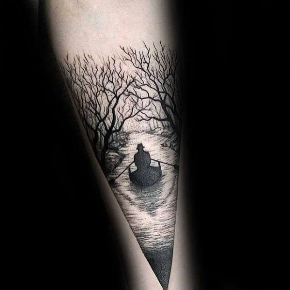 pequeno tatuaje arbol para hombre 11