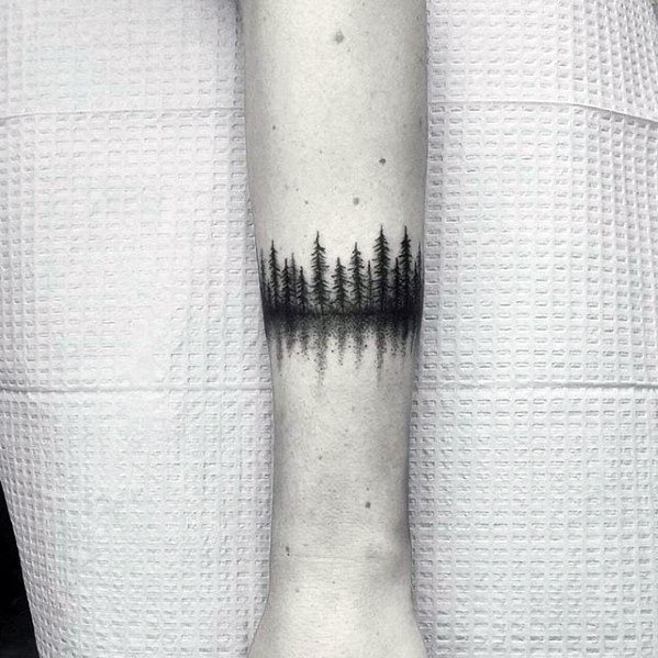 pequeno tatuaje arbol para hombre 18