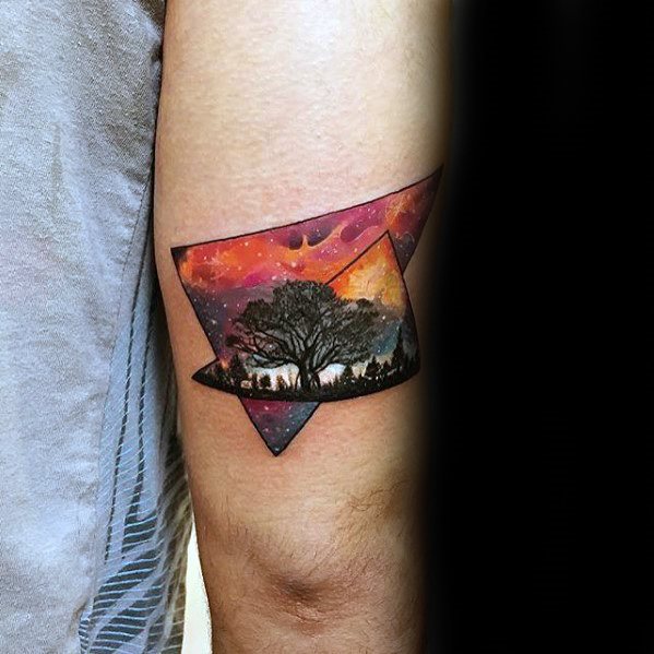 pequeno tatuaje arbol para hombre 21