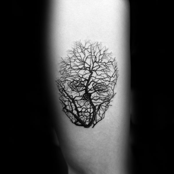 pequeno tatuaje arbol para hombre 29