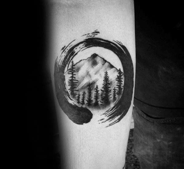 pequeno tatuaje arbol para hombre 31