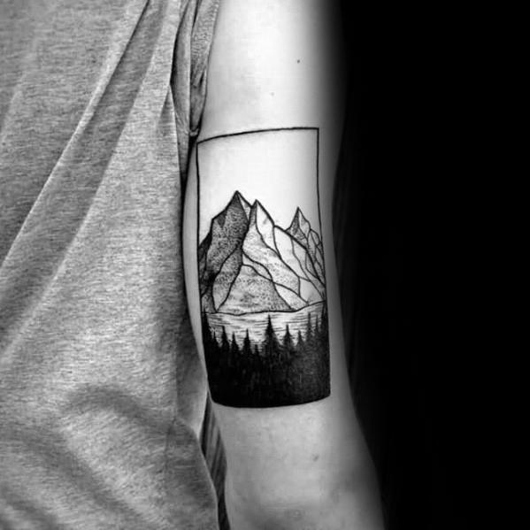 pequeno tatuaje arbol para hombre 33